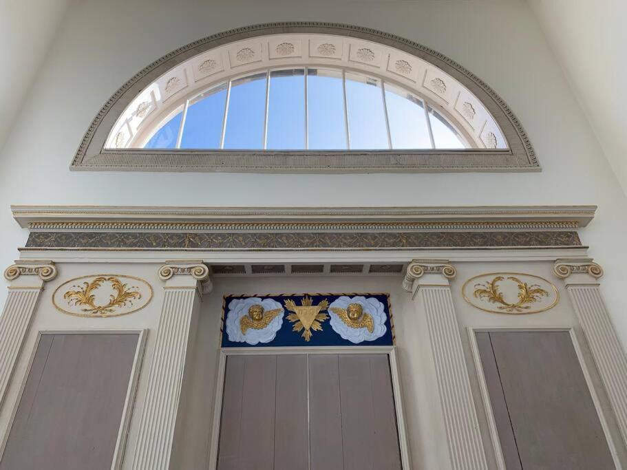 Style & Opulence In Georgian Chapel W Parking Lägenhet Bath Exteriör bild
